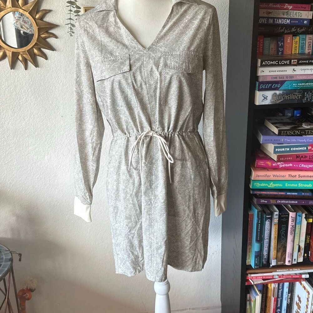 Athleta Size Small Green & Ivory t shirt dress w/ drawstring